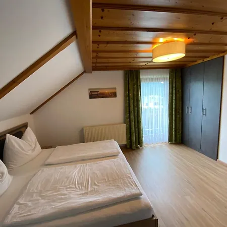 Haus Pfarrkirchner * マウテルンドルフ